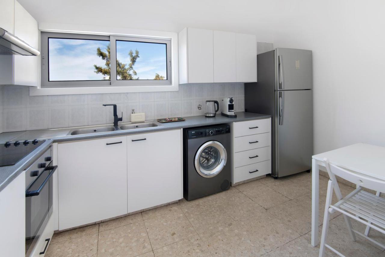 Urban Condo 12 - 2 Bdr ニコシア エクステリア 写真