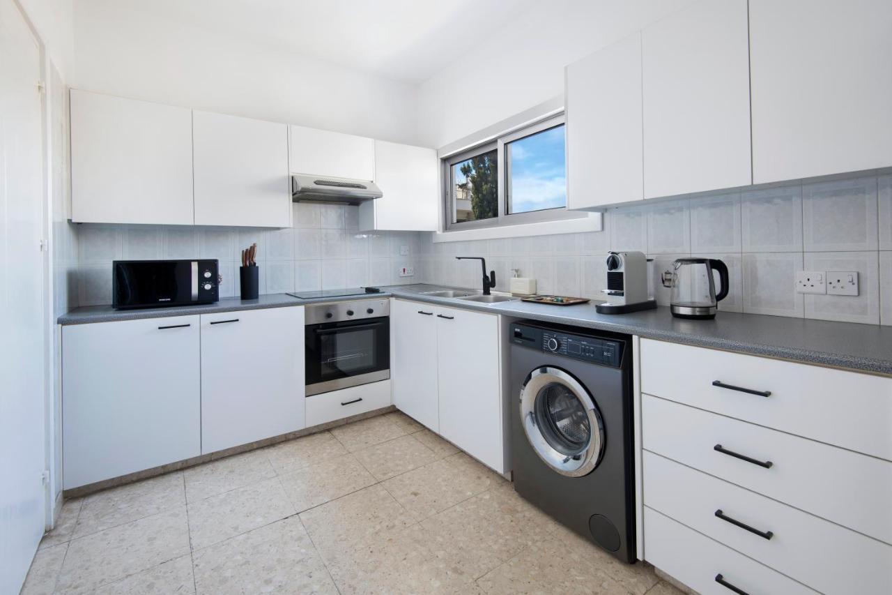 Urban Condo 12 - 2 Bdr ニコシア エクステリア 写真